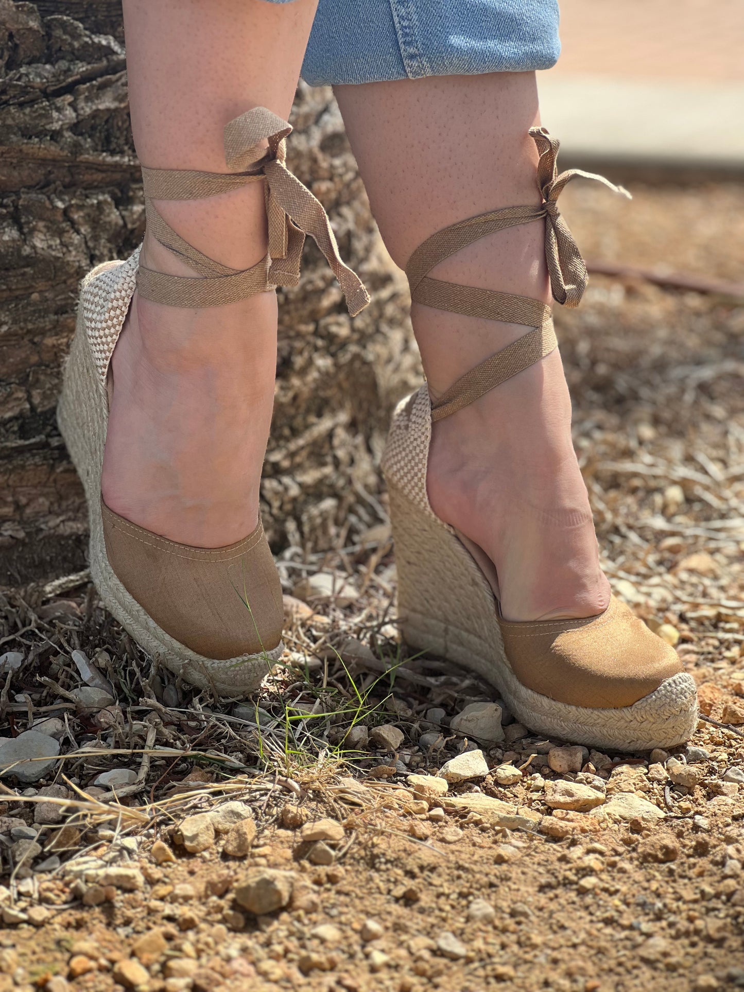 CANVA LINEN CARAMEL WEDGE